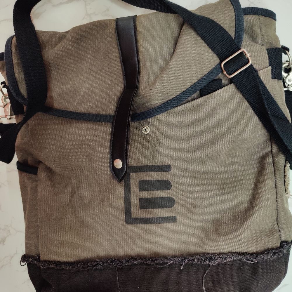 Field & Co. canvas tote-messenger bag